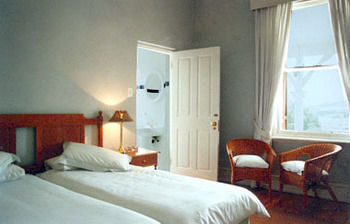 Hillcrest Manor 3*