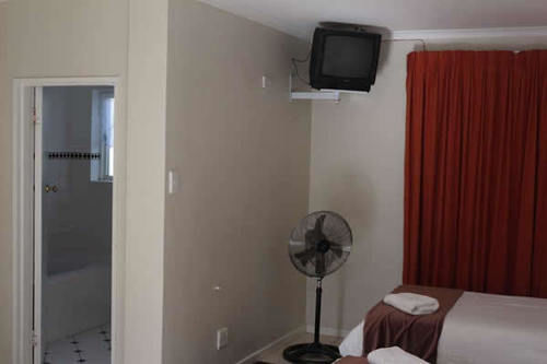 Hillcrest Manor Hotel 3*